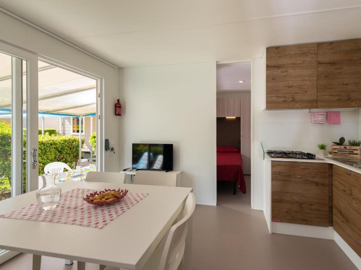 Holiday Home Garda Suite Deluxe By Interhome Рівольтелла Екстер'єр фото