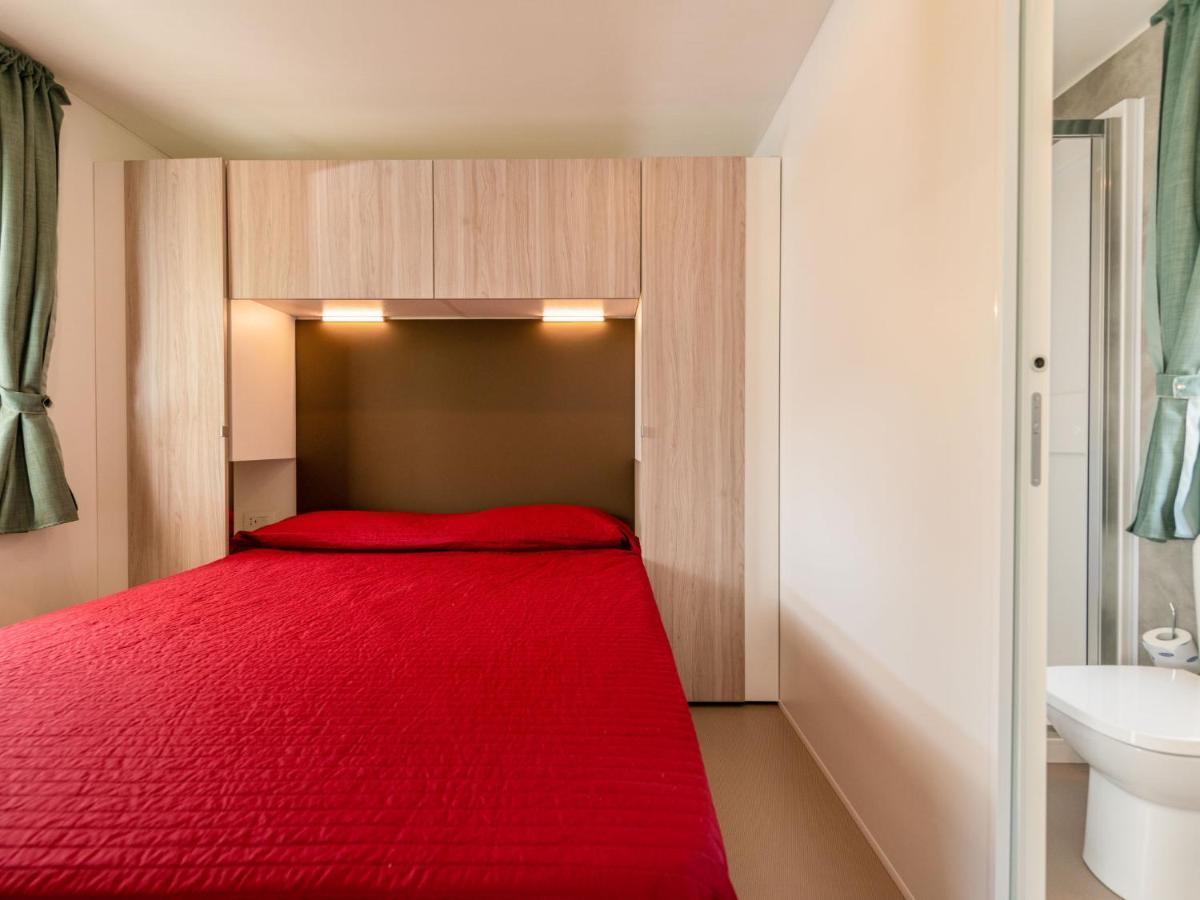 Holiday Home Garda Suite Deluxe By Interhome Рівольтелла Екстер'єр фото